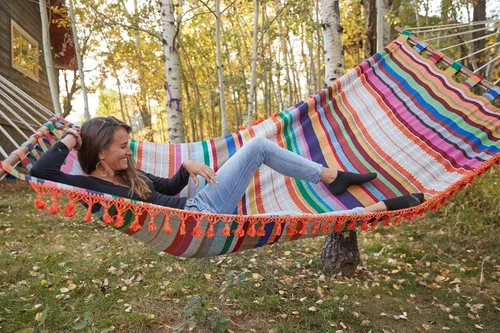 Vista 2 de Hamaca, tejida a mano, multicolor, fabricada en México por Verve CULTURE