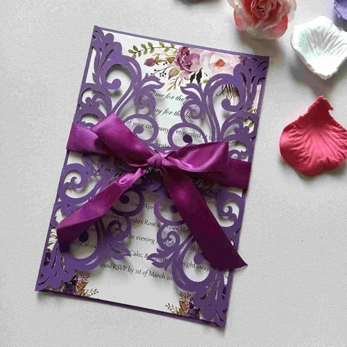 Vista 9 de 25 tarjetas de invitaciones de boda cortadas con láser de terracota con sobres, hojas interiores en blanco, cintas para boda, despedida de soltera