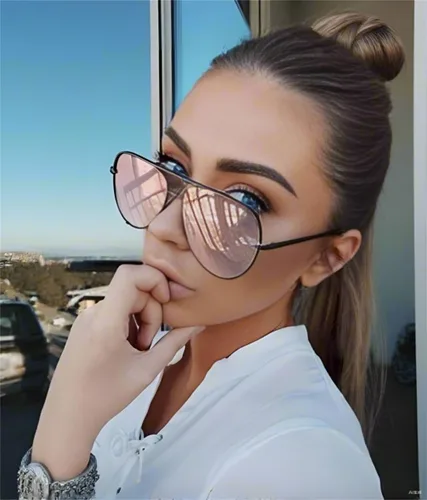 Vista 2 de ADE WU Gafas de sol estilo aviador retro de gran tamaño para mujer, clásicas, negras, doradas, de metal, vintage, grandes pilotos