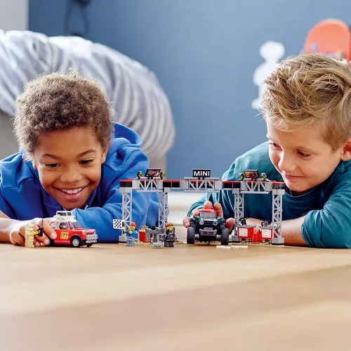 Vista 3 de LEGO Speed Champions 1967 Mini Cooper S Rally y 2018 MINI John Cooper Works Buggy 75894 Kit de construcción (481 piezas)