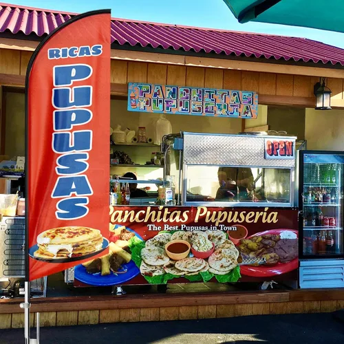 Vista 4 de Ricas Pupusas - Bandera publicitaria de Swooper, bandera de plumas de Ricas Pupusas, cartel publicitario de plumas para negocios de Ricas Pupusas, 8