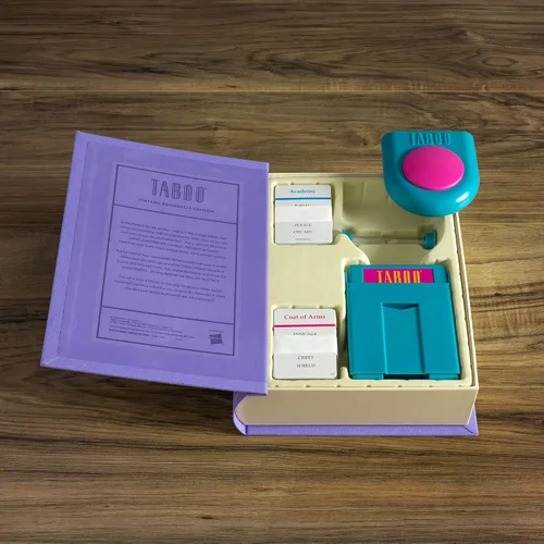 Vista 4 de WS Game Company Taboo Vintage Bookshelf Edition - Caja de libros envuelta en tela, juegos de mesa de adivinanzas para 4 o más jugadores, adultos