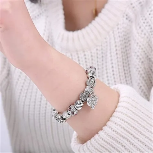 Vista 3 de Muerdou - Pulsera con dijes de mariposa y flor y cuentas de cristal de Murano para niñas y mujeres