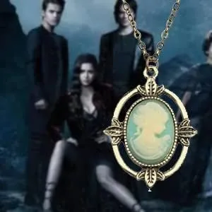 Vista 5 de CHOORO Collar de camafeo de Katherine Pierce de regalo para los fans, Metal