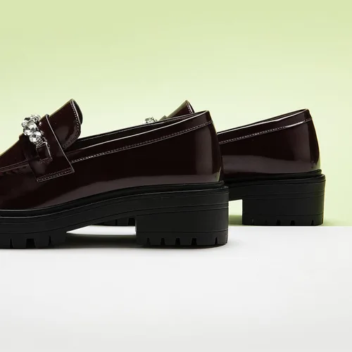 Vista 4 de C.Paravano Mocasines gruesos para mujer: cómodos mocasines de plataforma con suela de lengüeta en negro, estampado exquisito, Mocasín B_rojo oscuro