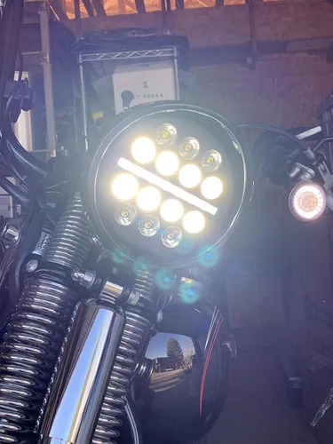 Vista 8 de Eagle Lights Faro delantero delgado de 5.7 pulgadas con múltiples proyecciones para faros Harley Davidson y Indian (negro)