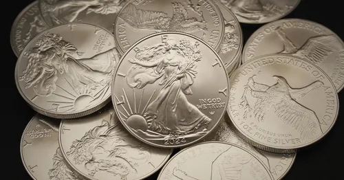 Vista 3 de 1986 - Presente (año aleatorio) Moneda Águila Americana de Plata de 1 oz Brillante Sin Circular (Tipo 1 o 2) con Certificado de Autenticidad $1