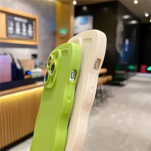 Vista 7 de Funda para iPhone 13 Mini, iPhone 13 Mini, forma de marco de onda rizada, a prueba de golpes, funda protectora de silicona suave para iPhone 13 Negro