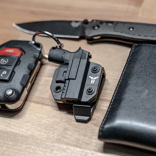 Vista 5 de Llavero en forma de pistola mini con funda y clip para cinturón - de Blade-Tech Holsters