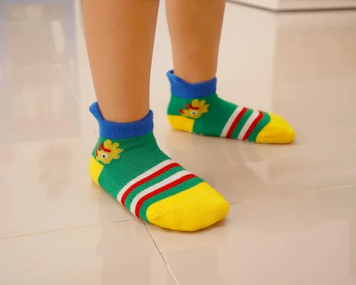 Vista 8 de RATIVE - Calcetines antideslizantes con agarre para bebés, niños y niñas