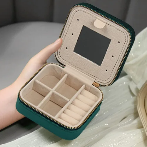 Vista 6 de Jwinkumy Mini organizador de joyas caja de viaje con espejo, portátil, pequeño, soporte de almacenamiento de terciopelo para anillos, aretes