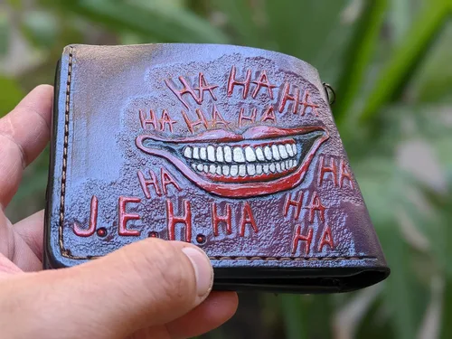 Vista 2 de Men's 3D Genuine Leather Wallet, Hand-Carved, Hand-Painted, Leather Carving, Custom wallet, Personalized wallet, Joker, Laugh HA HA HA, Smile, Face