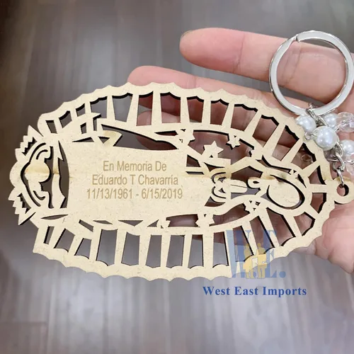 Vista 6 de 12 llaveros grabados personalizados con texto en inglés «Our Lady of Guadalupe», recuerdos de la primera comunión, bautizo, evento religioso