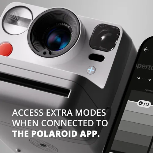 Vista 3 de Polaroid Now Plus Generation 3 Cámara instantánea con sistema de enfoque automático de dos lentes y modo manual (blanco) paquete con kit de película