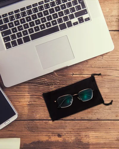 Vista 7 de Paquete de 40 fundas de microfibra para gafas de sol con 2 paños de limpieza