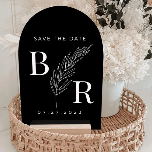 Vista 6 de Cartel de mesa de acrílico de arco negro con soporte de madera, paquete de 10 hojas acrílicas de arco en blanco con base, letrero arqueado