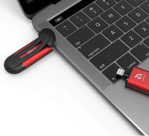 Vista 4 de ADAM elements iKlips C MFi certificado Lightning + USB C Flash Drive para iPhone, iPad Pro, Mac, PC, Android, Touch ID/Face ID seguro (negro, 128 GB)