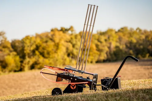 Vista 7 de Do All Outdoors Raven - 75 Clay Automatic Clay Pigeon Thrower - Portable Skeet Thrower Machine with 25 ft Foot Pedal Activation Cord