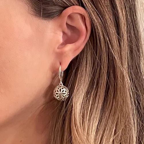 Vista 3 de Lisa Hoffman Fragrance Earrings for Women 06 Sunray Charm with Fragrance Beads Classic Elegant Earrings with Leverback Closure Fragrance Jewelry for