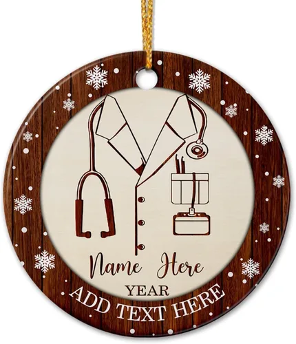 Vista 21 de Adorno de cerámica personalizado de asistente principal, adornos de Navidad del mejor asistente del mundo, texto personalizado, año y nombre de Papá
