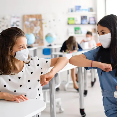 Vista 9 de Toallitas de mano antibacterianas grandes envueltas individualmente, toallitas sanitadoras de manos de tamaño viaje con aloe en caja dispensadora