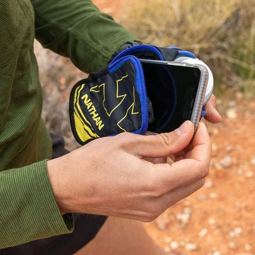 Vista 5 de Nathan SpeedDraw Plus Botella de agua de mano aislada – Botella para correr sin agarre para corredores, senderismo y deportes