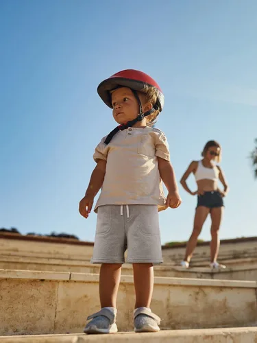 Vista 4 de Resinta Paquete de 4 pantalones cortos de punto para bebés y niños pequeños, pantalones cortos deportivos con bolsillo