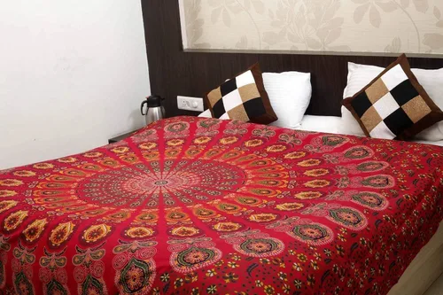 Vista 2 de Popular Handicrafts - Tapiz para colgar en la pared con diseño hippie de mandala bohemia, psicodélico, indio de pavo real, para meditación, gitano
