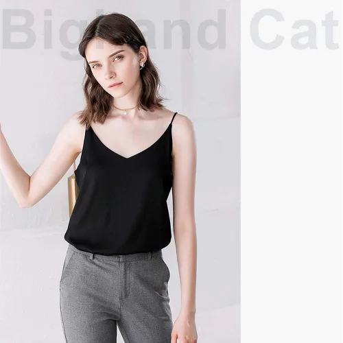 Vista 4 de IIG Camiseta clásica de satén de seda para mujer, blusa sexy con cuello en V, camiseta sin mangas para mujer, chaleco con tirantes delgados