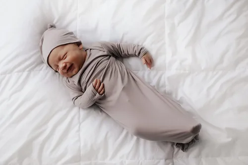 Vista 177 de Three Little Tots Vestido de corbata anudada para bebé recién nacido - Bebé