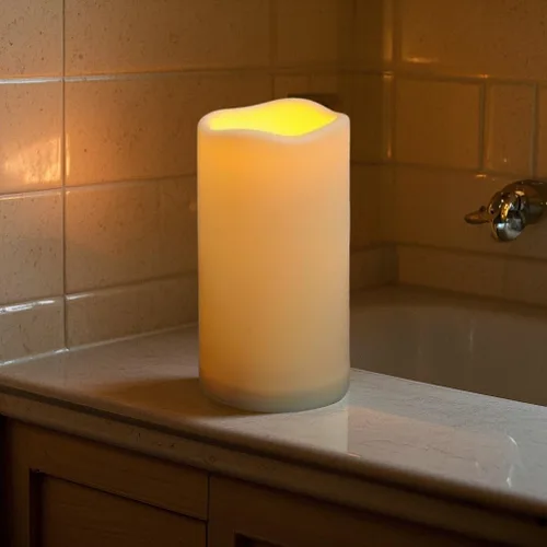 Vista 7 de Velas sin llama impermeables con control remoto 2PACK (D3''*H5.5'') Vela de pilar LED parpadeante que funciona con pilas, de plástico con Paquete
