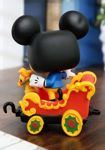 Vista 2 de Funko Pop! Disney: Casey Jr. Circus Train Ride - Figura de vinilo de Mickey Mouse en coche