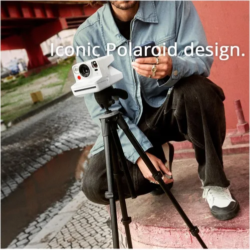 Vista 5 de Polaroid Now Plus Gen 3 Instant Bundle Plus Color I Type (blanco, 3 artículos) Two-Lens Autofocus for Sharper Images, App-Connected Creative