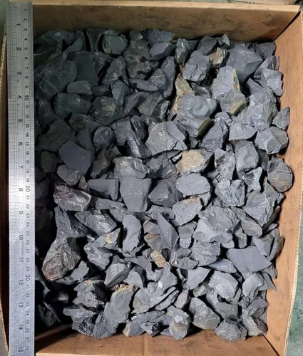 Vista 2 de 1 libra de shungita negra carelia minerales crudos ásperos piedra de agua natural de reiki cristal de roca volteando y muestras lapidarias (1 libra)