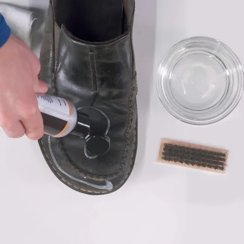 Vista 3 de Gear Aid Zapatos y botas repelentes al agua de cuero Revivex, 4 onzas líquidas