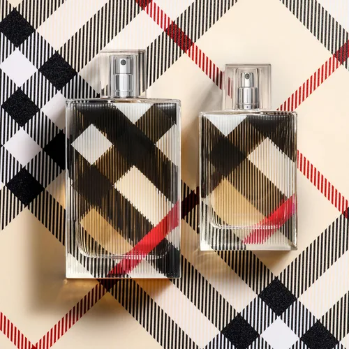 Vista 6 de Burberry Brit Eau De Parfum – Perfume floral para mujer – Con notas de pera helada, almendra azucarada y vainilla – Perfumes de lujo para mujeres