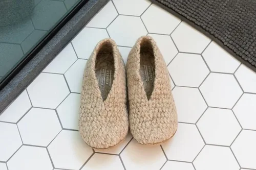 Vista 4 de Zapatillas de lana tejida
