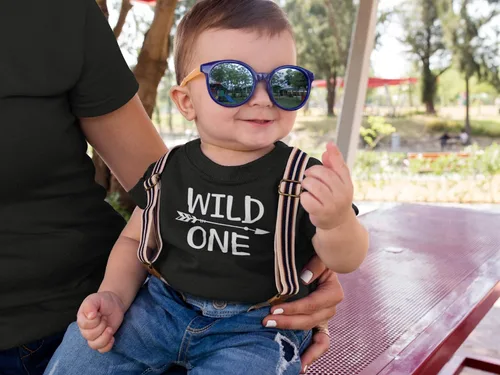 Vista 2 de Wild One - Camisa de primer cumpleaños para niños, camiseta de béisbol Wild One para niños