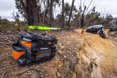 Vista 6 de ARB Kit de recuperación RK9A Premium para cualquier aventura todoterreno, el equipo de recuperación 4x4 más completo incluido en una caja a todo