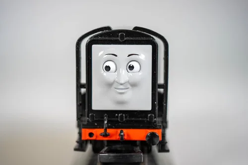 Vista 2 de Bachmann entrena Thomas y sus amigos Diesel Loco con ojos en movimiento HO Scale Locomotora, Motor con ojos móviles, Ruedas metálicas