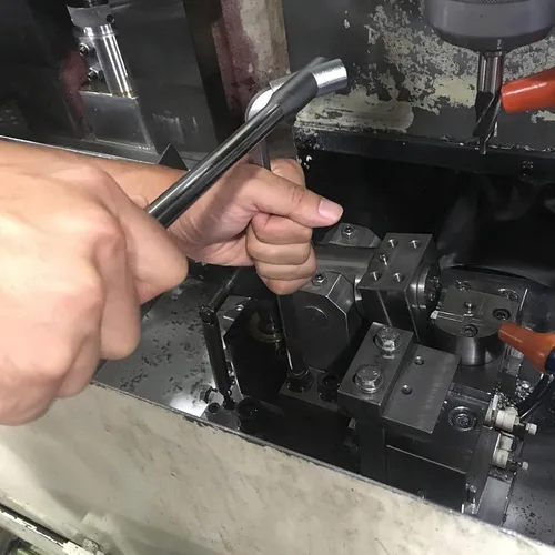 Vista 2 de WISE TOOLs, 2030 Triple Handle para la llave súper bola SBL-1000