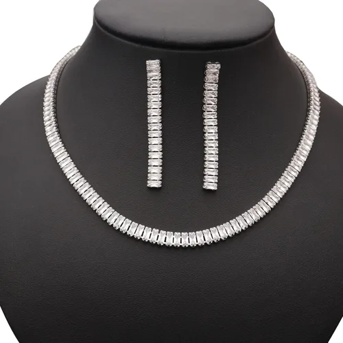 Vista 5 de Collar con colgante de circonita cúbica para niñas y mujeres, collar de letras delicadas para mujeres y niñas, conjunto de joyas para mujeres