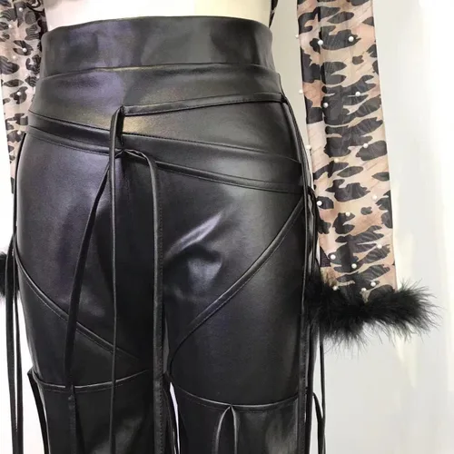 Vista 5 de WOKANSE Pantalones cortos de piel sintética con borlas para mujer, pantalones cortos de yoga con bolsillos, pantalones cortos para mujer