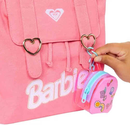 Vista 2 de Barbie Conjunto de ropa, temática escolar con vestido, 5 accesorios y mochila con cremallera tamaño muñeca con anillo de clip