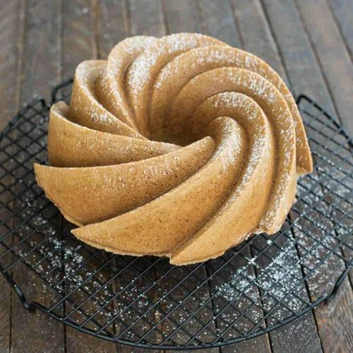 Vista 2 de Nordic Ware Heritage Bundt - Molde, Uno, Dorado