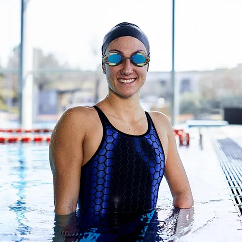 Vista 7 de Gafas de natación antivaho para adultos, equipo de natación negro con correa ajustable, cómodas gafas de piscina para hombres y mujeres