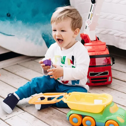 Vista 2 de BMCiTYBM Zapatos de bebé para niños y niñas, zapatos para caminar para niños pequeños, zapatos ligeros antideslizantes para 6, 9, 12, 18, 24 meses