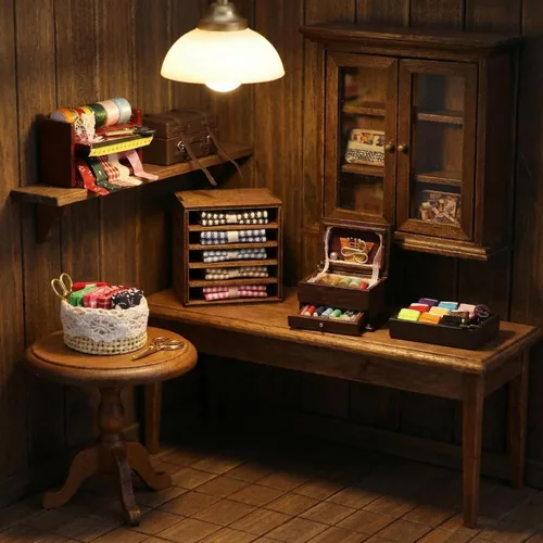Vista 3 de Accesorios para casa de muñecas, kit de herramientas de costura en miniatura, accesorios para sala de coser, cesta de costura, modelo de simulación