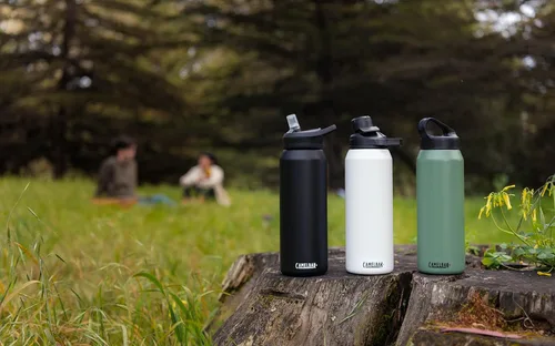 Vista 6 de CamelBak Botella de agua de acero inoxidable aislada al vacío Chute Mag Negro