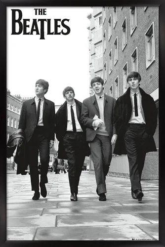 Vista 10 de Trends International The Beatles - Póster de pared "En Londres", 22.375 x 34 pulgadas, versión con marco de madera de granero